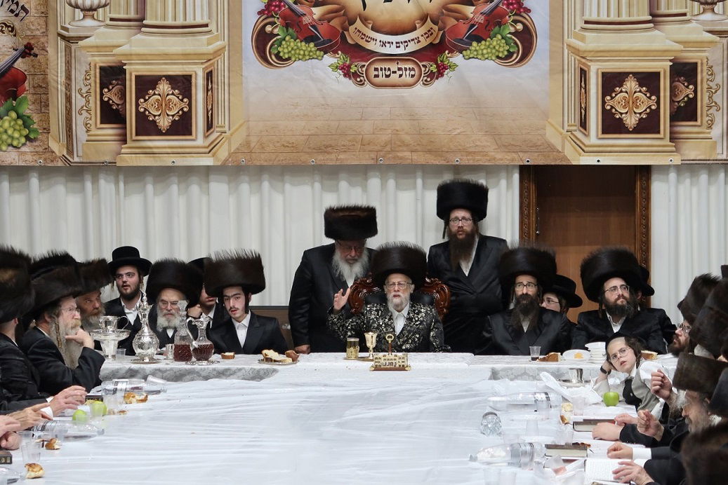 בסערט ויז'ניץ נעלו את החג ב'פארשפיל' לנכד הרבי