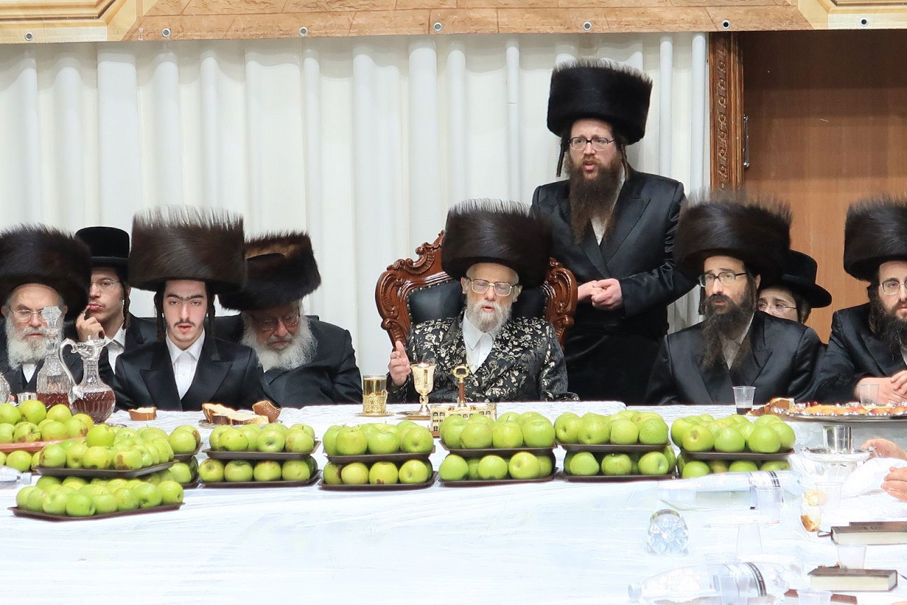 בסערט ויז'ניץ נעלו את החג ב'פארשפיל' לנכד הרבי