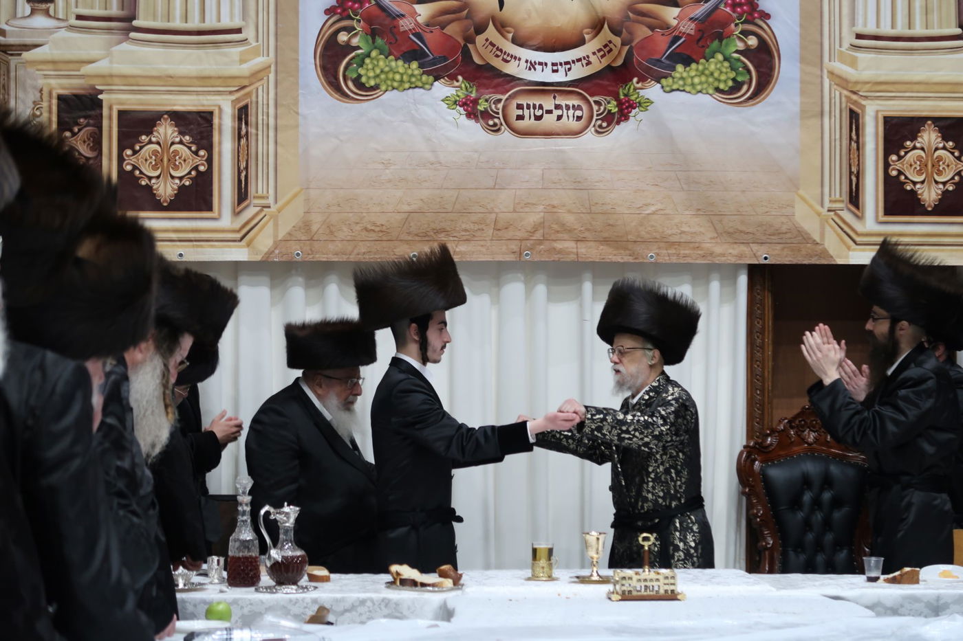 בסערט ויז'ניץ נעלו את החג ב'פארשפיל' לנכד הרבי