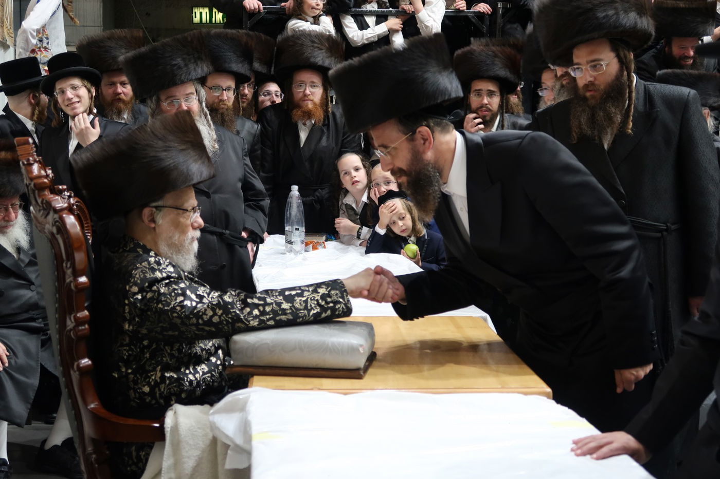 בסערט ויז'ניץ נעלו את החג ב'פארשפיל' לנכד הרבי