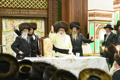 בהשתתפות אלפים: מראות חג השבועות בצאנז