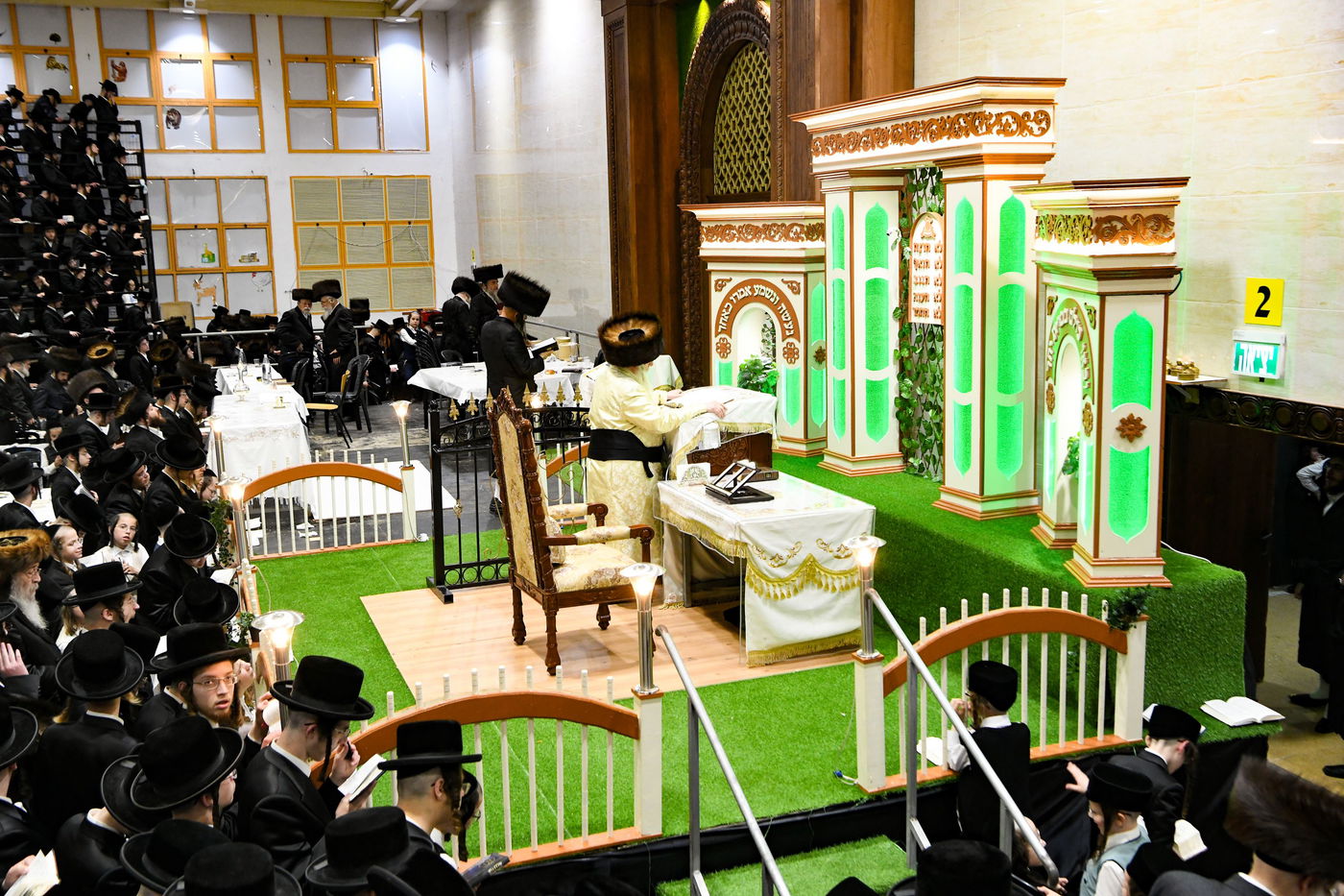 בהשתתפות אלפים: מראות חג השבועות בצאנז