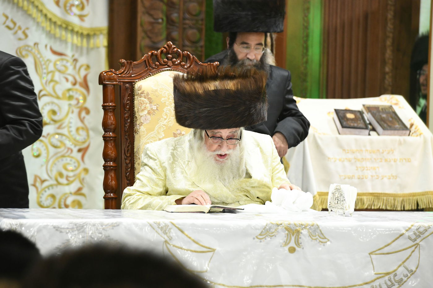 בהשתתפות אלפים: מראות חג השבועות בצאנז