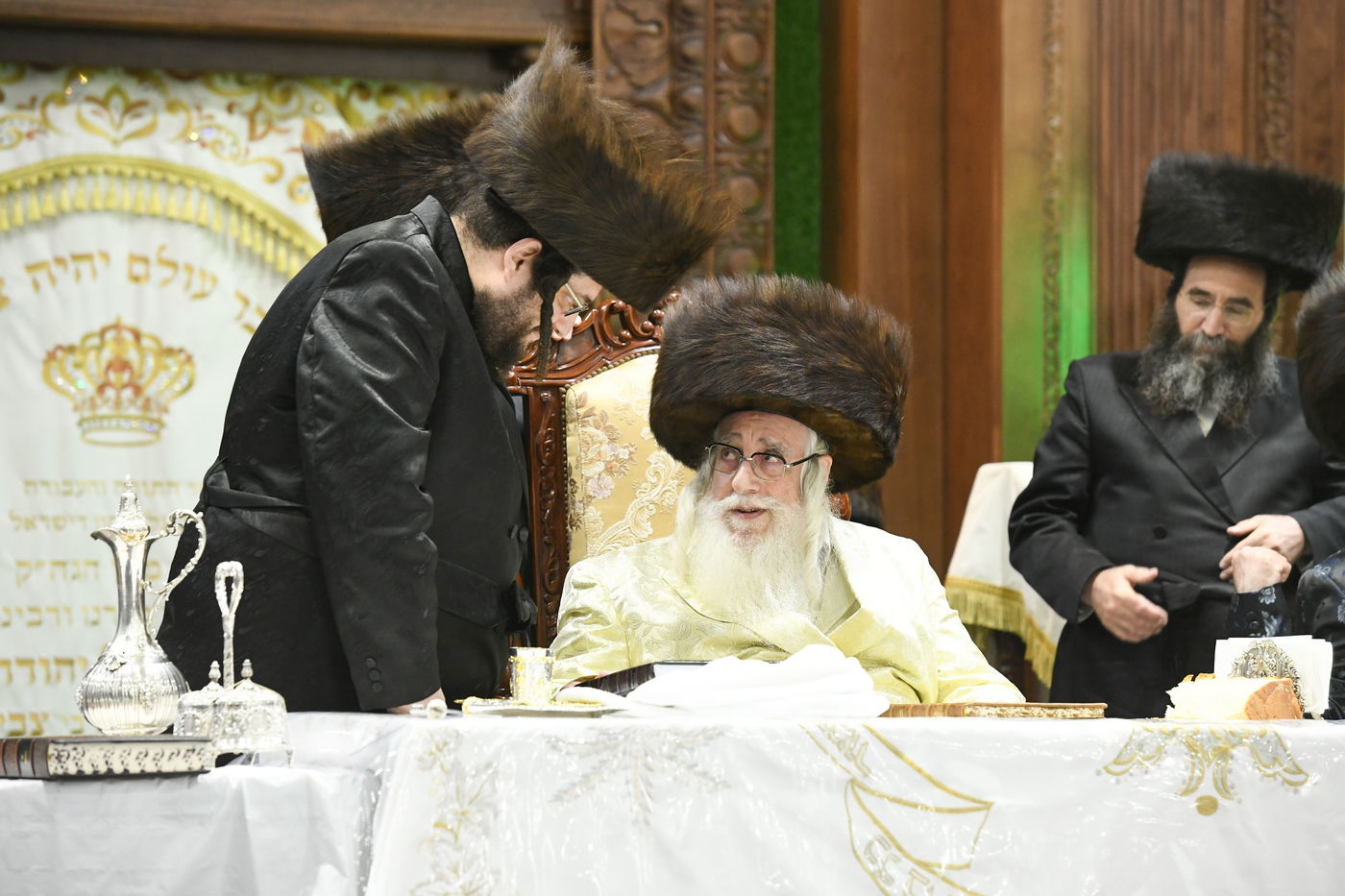 בהשתתפות אלפים: מראות חג השבועות בצאנז