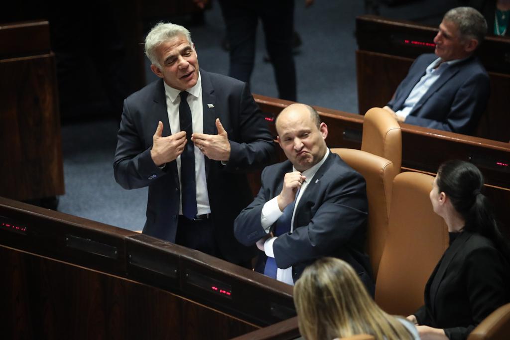 "בנט - זה נגמר!" כל התגובות לנפילת החוק