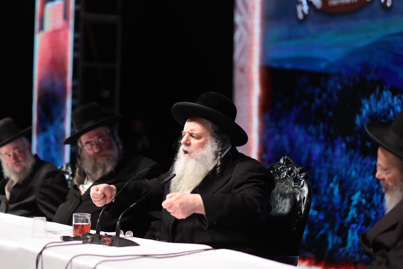 אלפים בכנס ההיסטורי בראשות הגר"ש אלתר