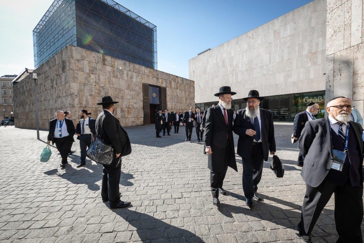 בבית הכנסת של מינכן