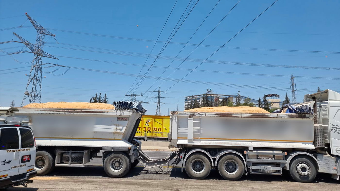 משאית עם משקל חורג ב-30% נתפסה