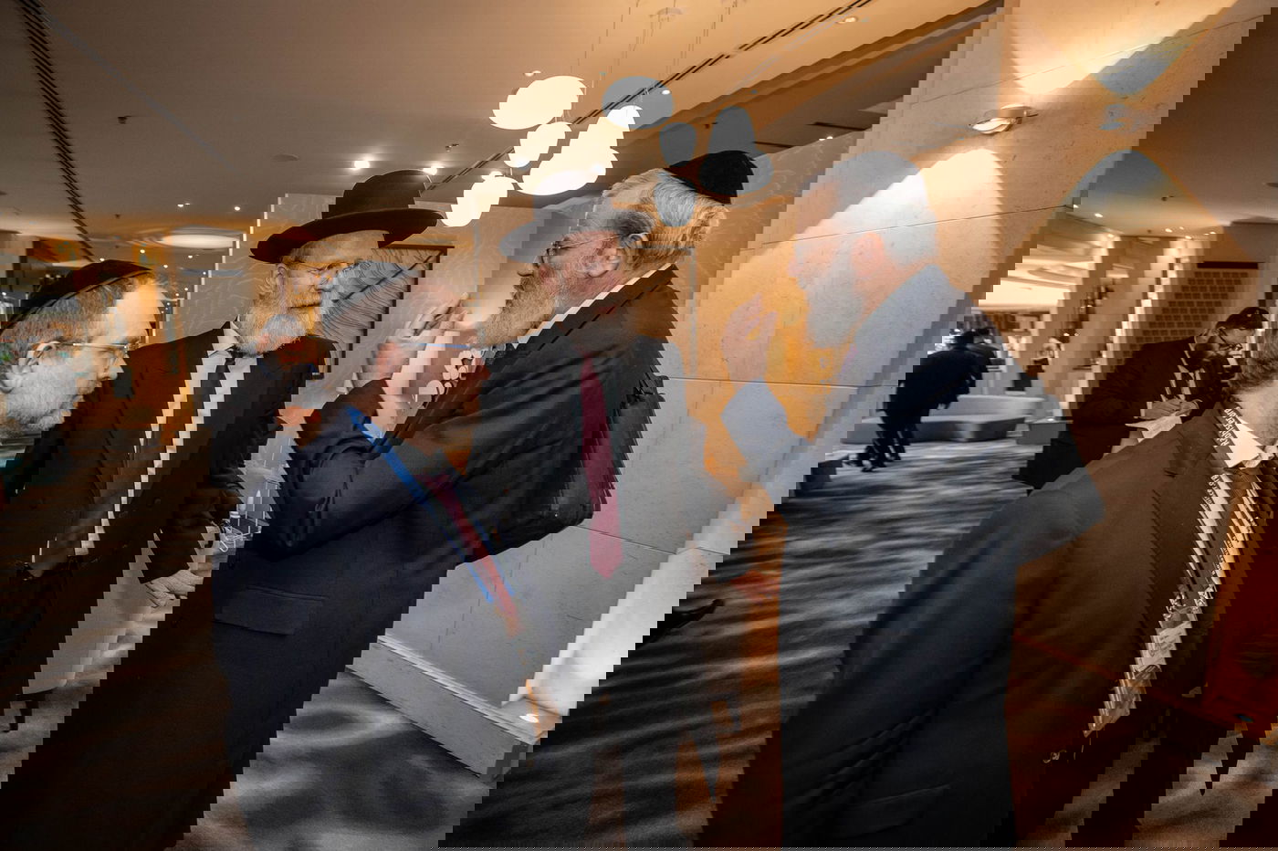 אלי איטקין מגיש: 350 רבנים התכנסו במינכן