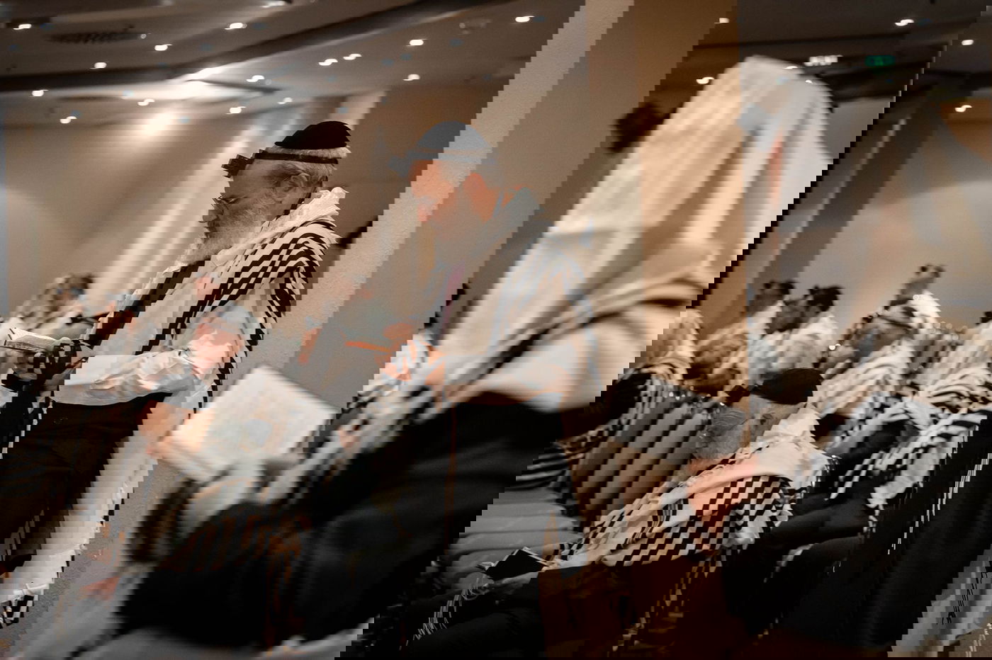 אלי איטקין מגיש: 350 רבנים התכנסו במינכן