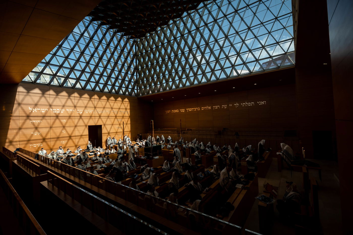 אלי איטקין מגיש: 350 רבנים התכנסו במינכן