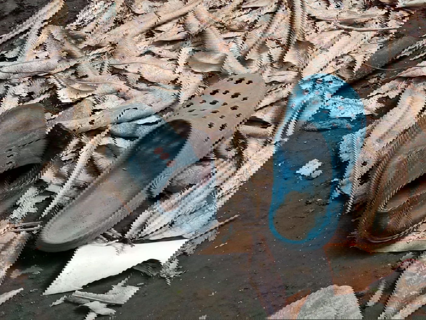 מקווה, בגדים ונעליים; כך נראה המתחם העזוב של כת 'לב טהור' בגואטמלה