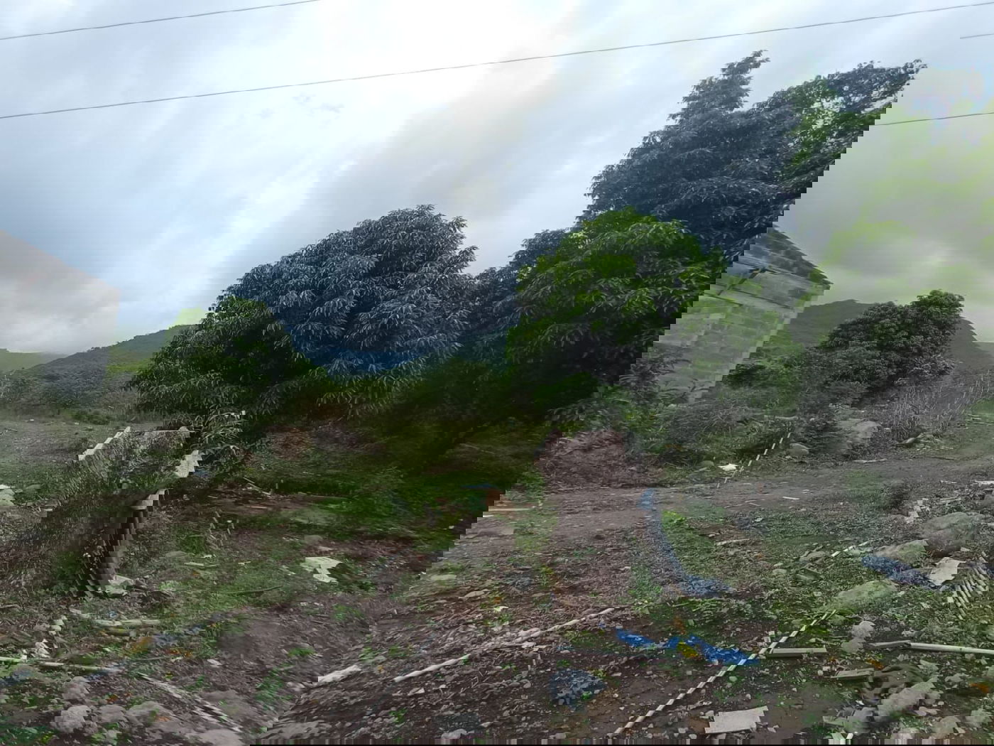 מקווה, בגדים ונעליים; כך נראה המתחם העזוב של כת 'לב טהור' בגואטמלה