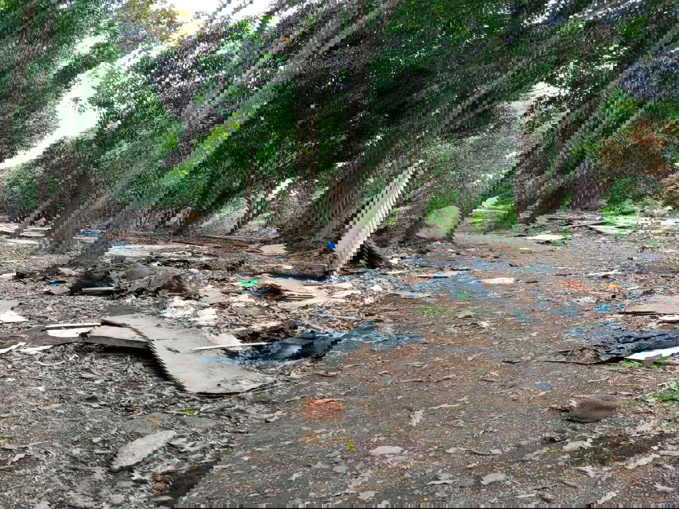 מקווה, בגדים ונעליים; כך נראה המתחם העזוב של כת 'לב טהור' בגואטמלה