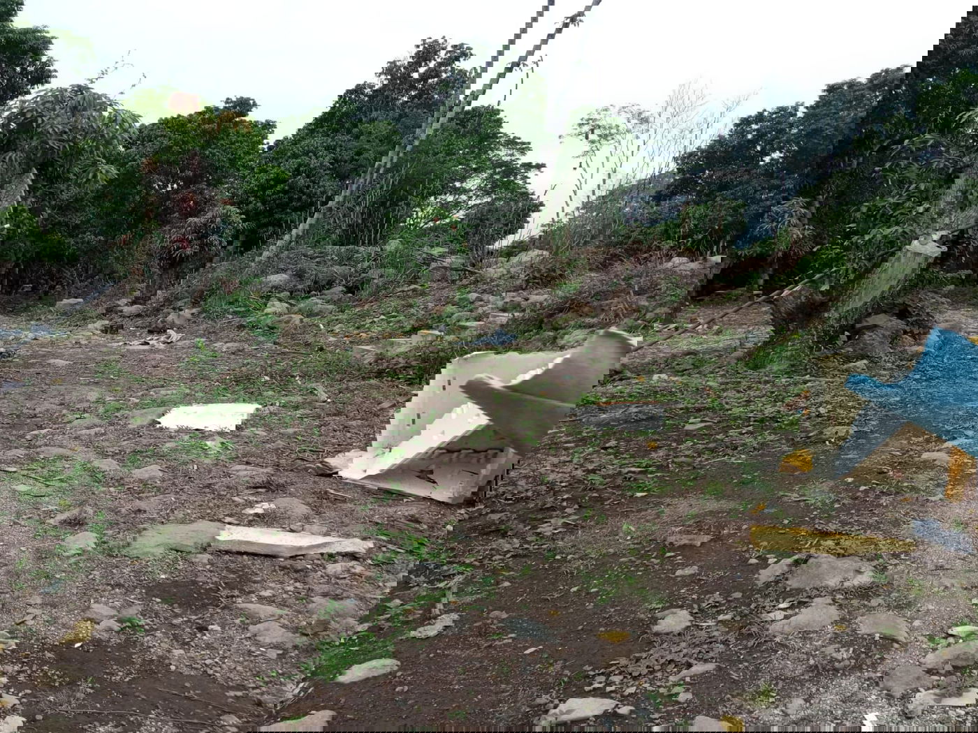 מקווה, בגדים ונעליים; כך נראה המתחם העזוב של כת 'לב טהור' בגואטמלה