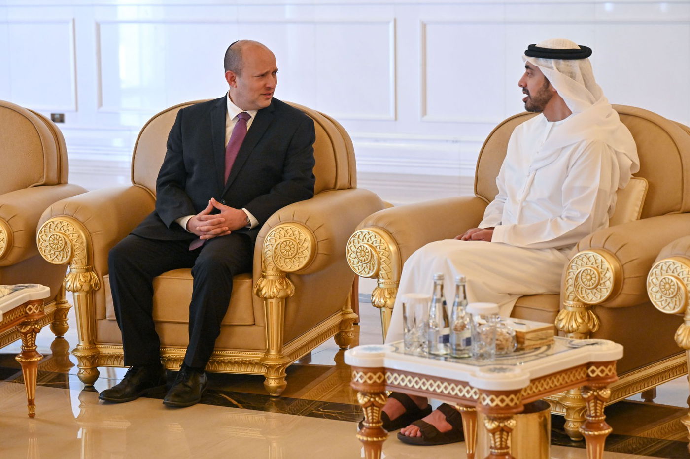 בעיצומו של המשבר; נפתלי בנט נחת באבו דאבי