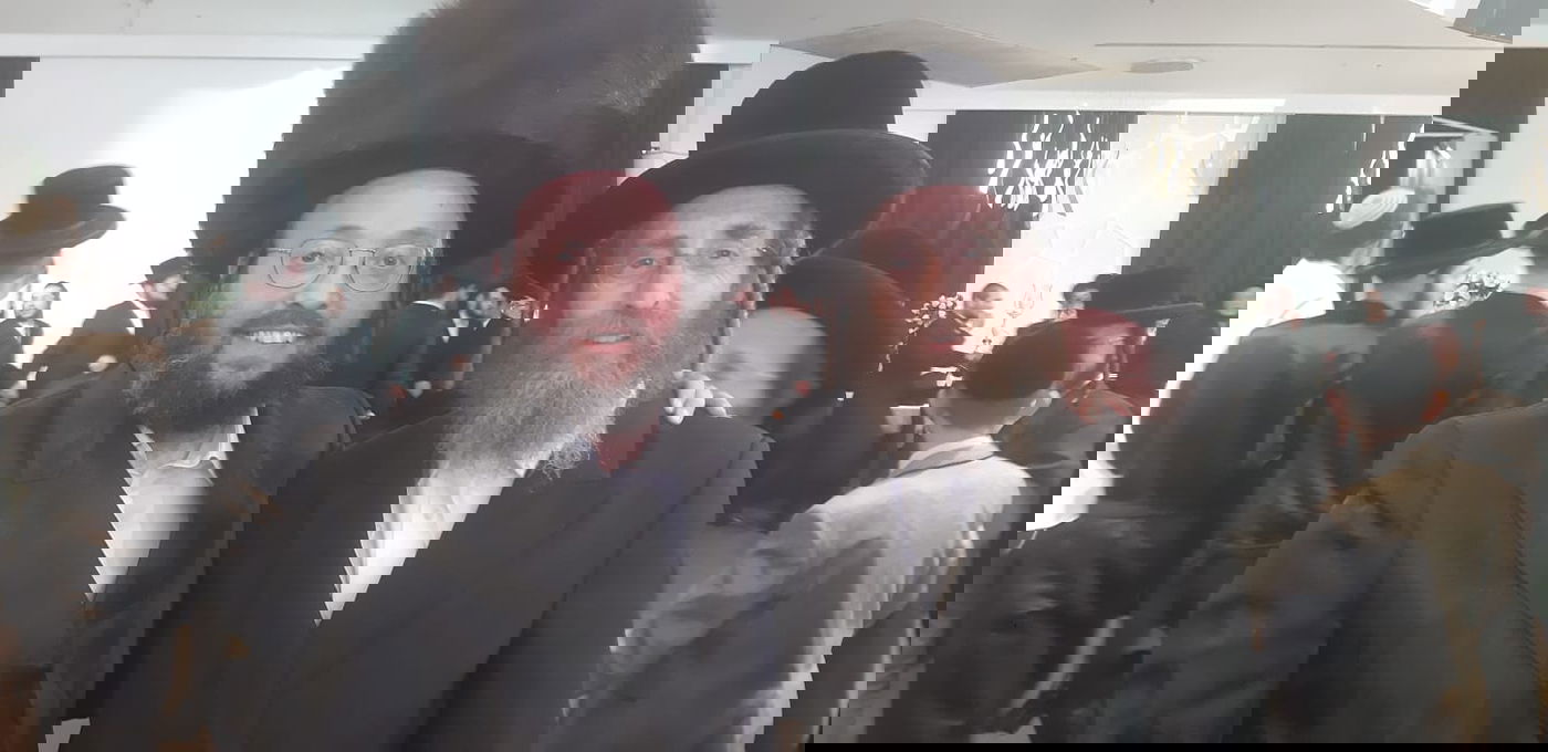 הפרשן הפוליטי חיתן בת - כולם התייצבו • צפו