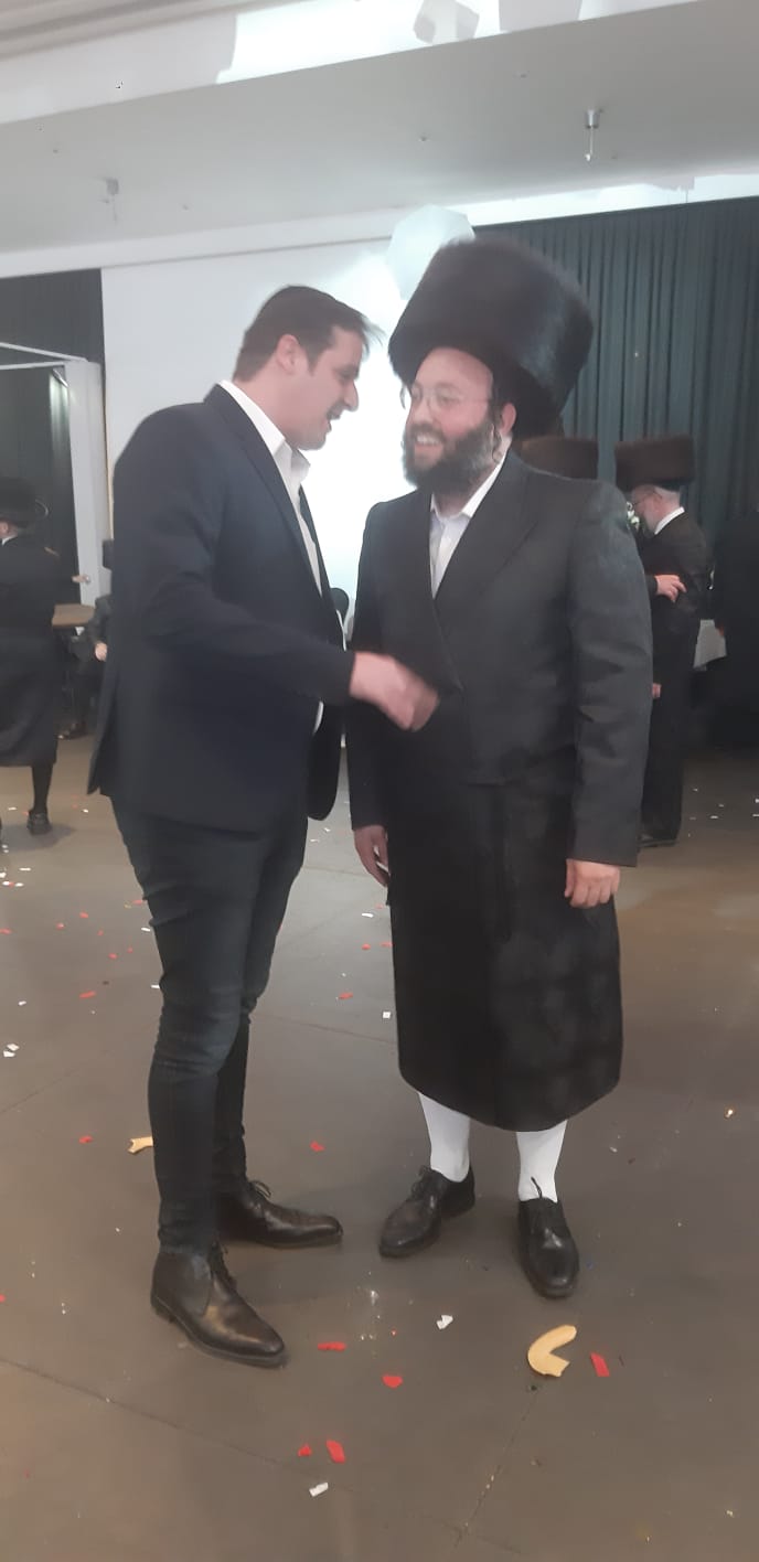 הפרשן הפוליטי חיתן בת - כולם התייצבו • צפו