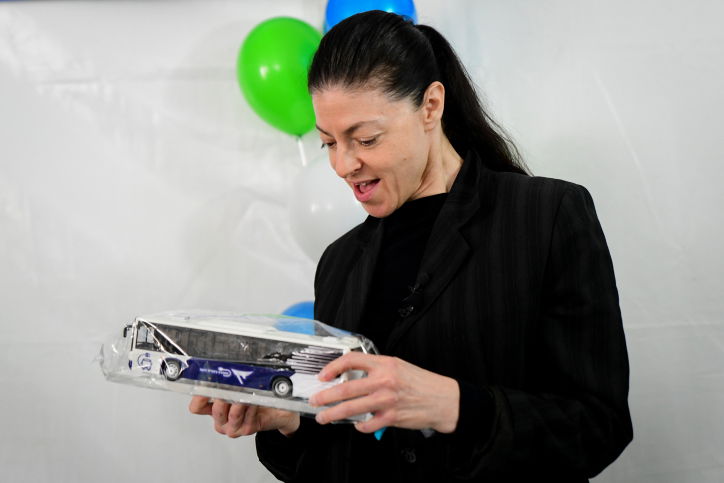 שרת התחבורה מיכאלי