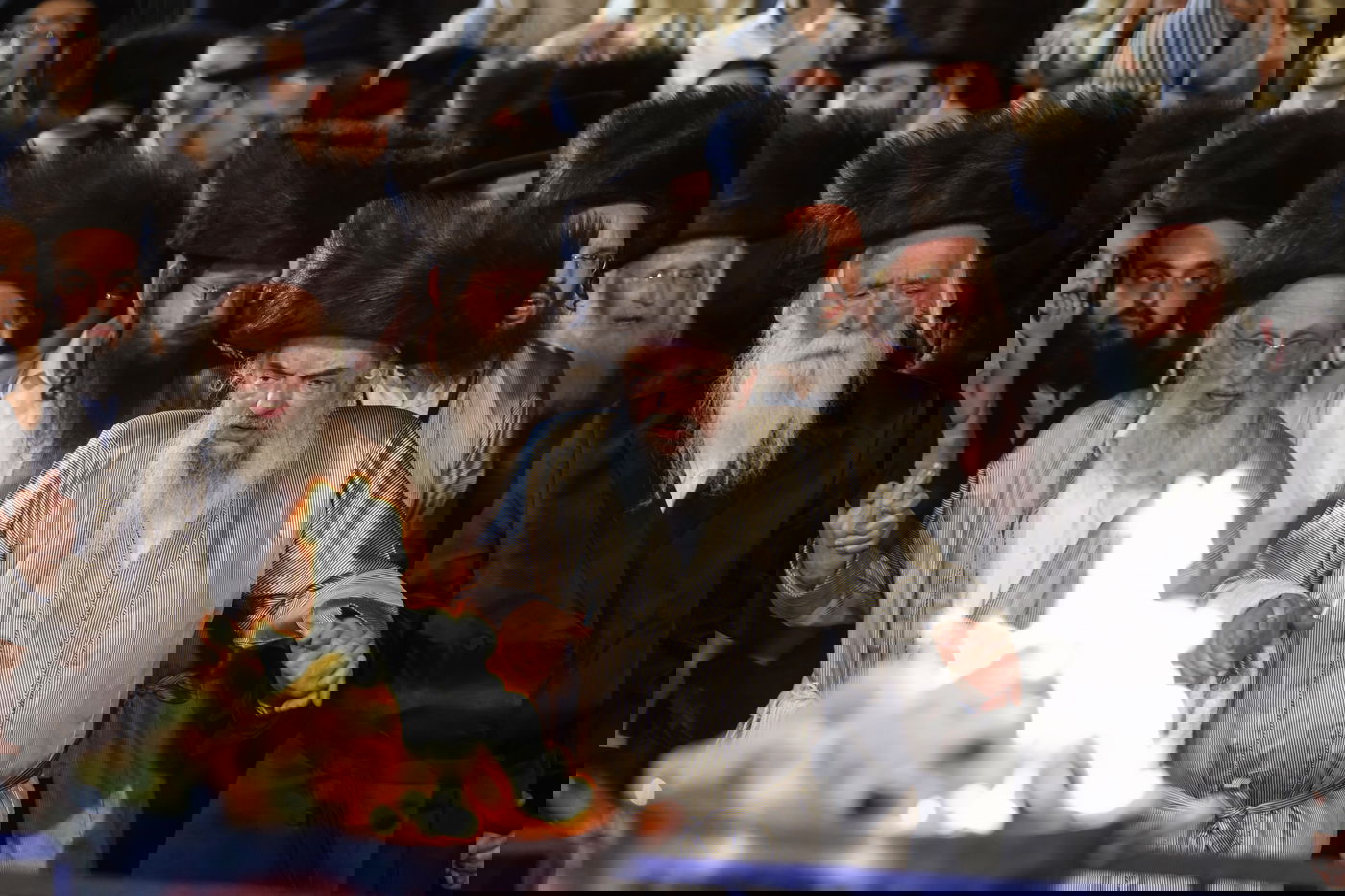 בחודש סיון: הרבי מלעלוב בהדלקה במירון