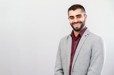 מאיר ישראל בסינגל חדש: "שירה כים"