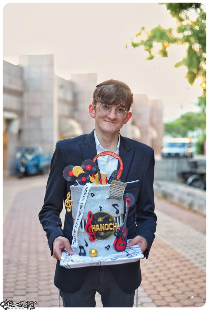 הזמר עקיבא הפתיע בחור חרדי חולה בסרטן