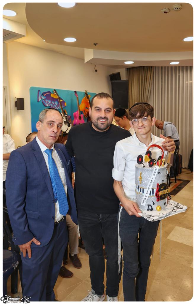 הזמר עקיבא הפתיע בחור חרדי חולה בסרטן