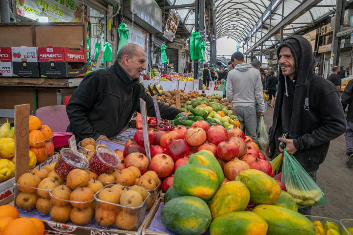 קניות בשוק ברמלה
