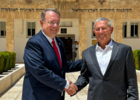 האלוף במיל׳ דורון אלמוג ויעקב חגואל