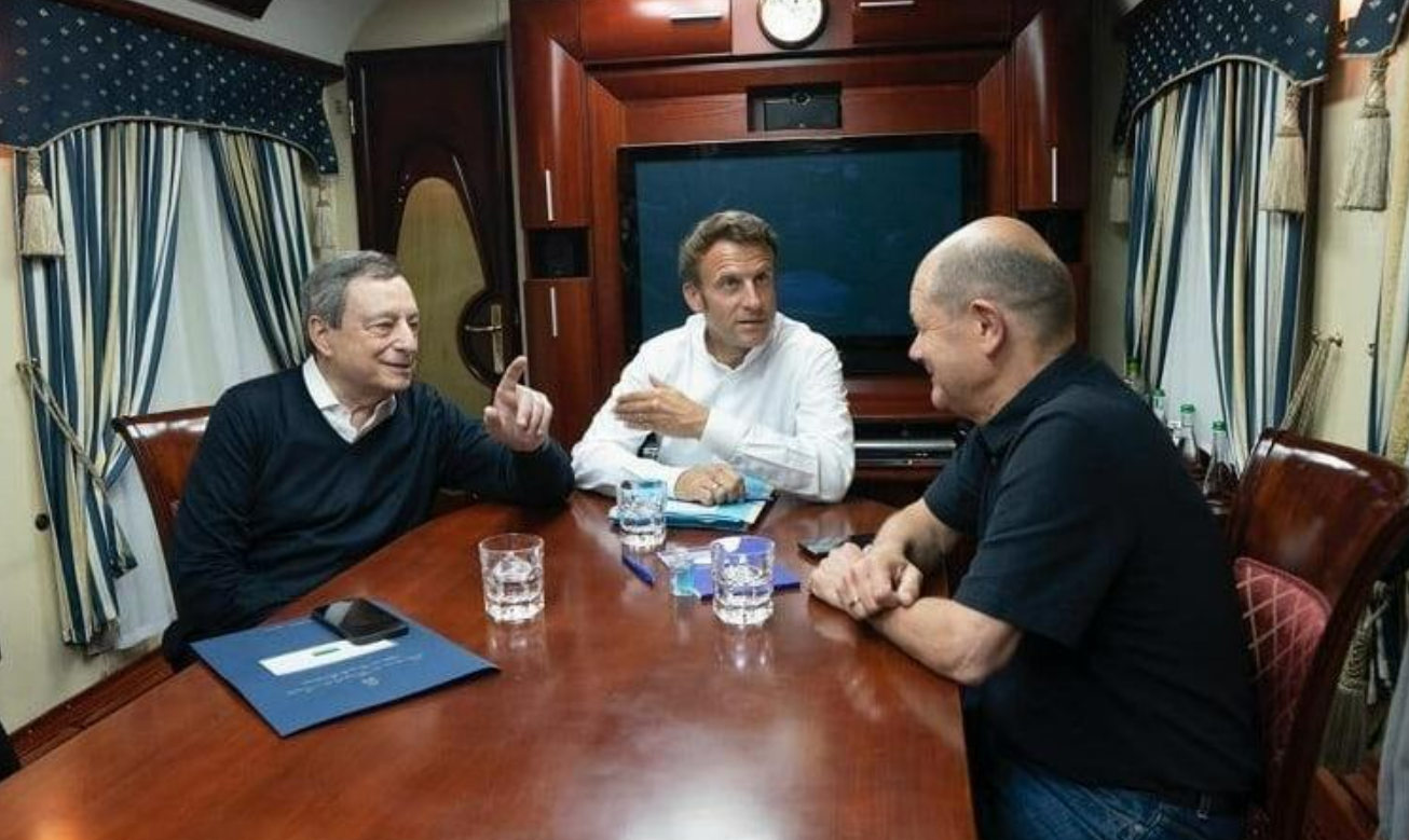 מקרון, שולץ ודראגי ברכבת לקייב