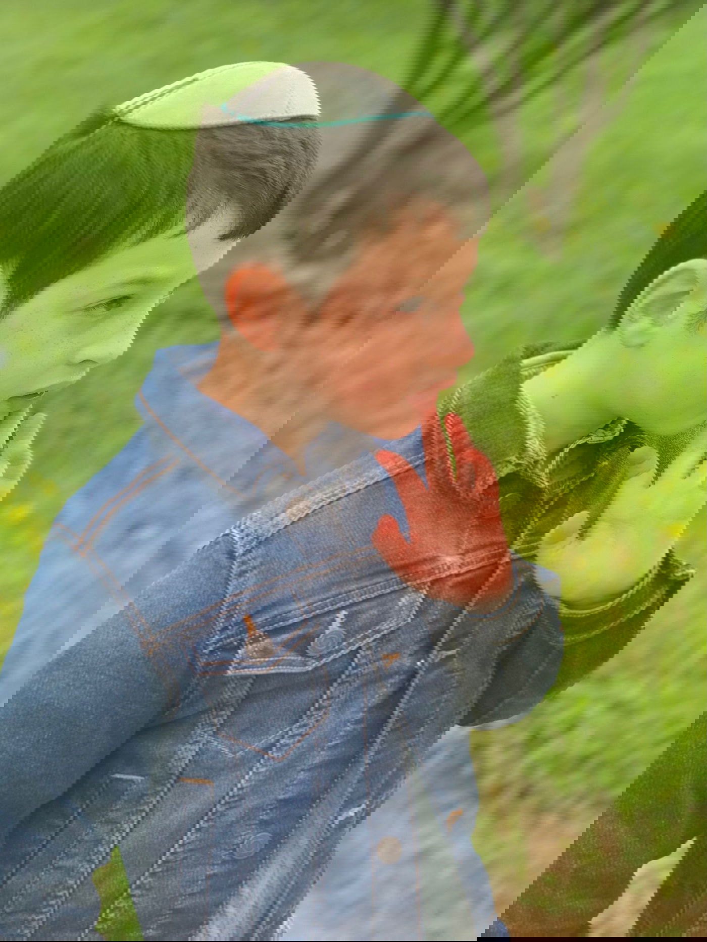 שמח שהוא מביע את עצמו. שניאור