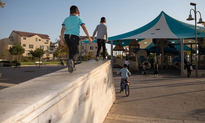 ילדים משחקים בביתר עילית; אילוסטרציה, למצולמים אין קשר לנאמר בכתבה