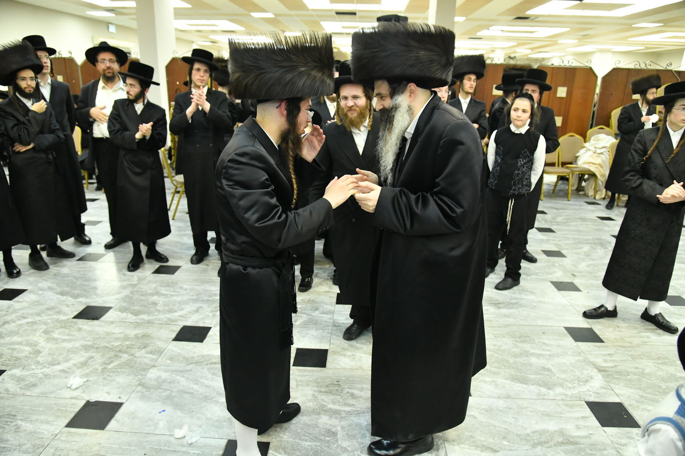 שמחת החתונה בחצרות ספינקא סאסרעגן - מאקווא