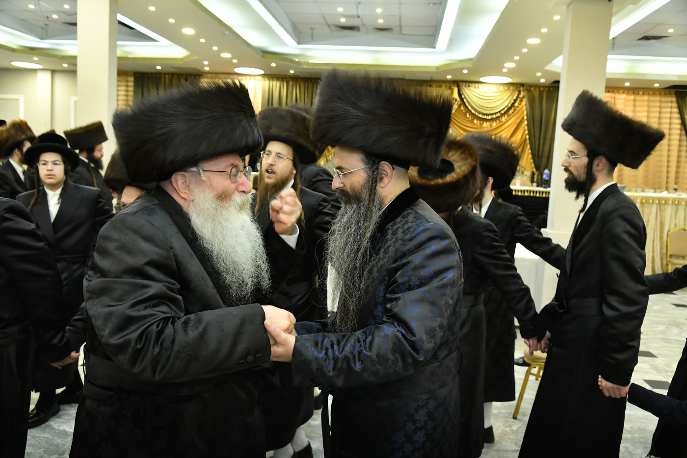 שמחת החתונה בחצרות ספינקא סאסרעגן - מאקווא