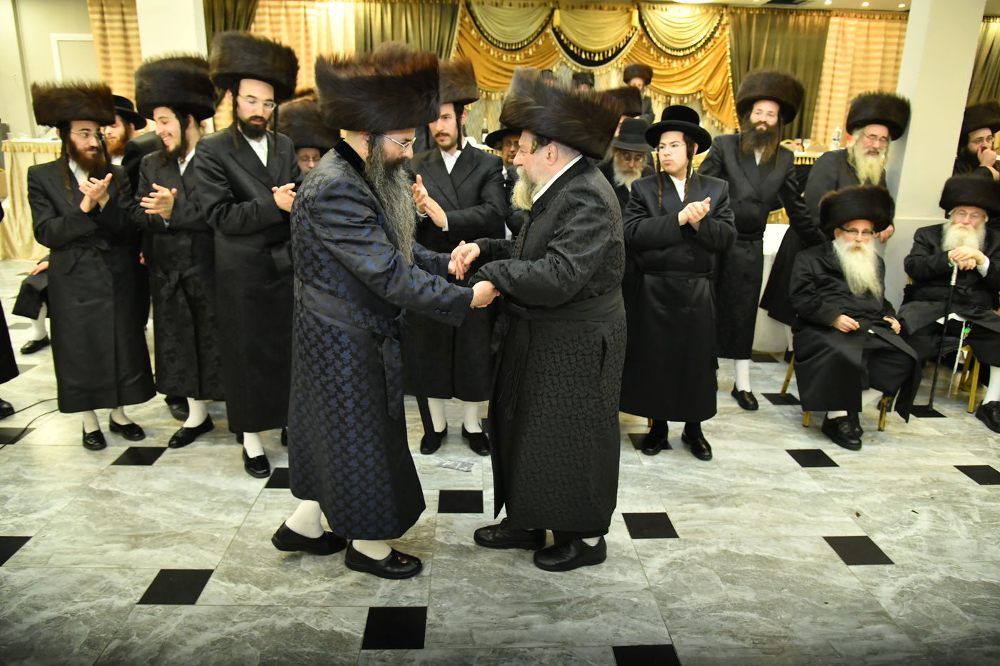 שמחת החתונה בחצרות ספינקא סאסרעגן - מאקווא