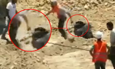 משיכת הפיאות של המפגין החרדי