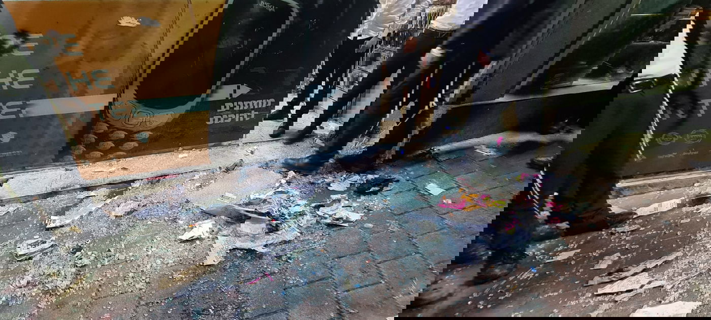 הפגנה אלימה בבני ברק; חמישה נעצרו • צפו