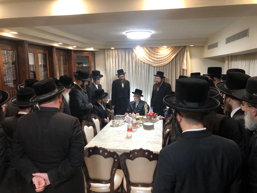 הרבי מסערט ויז'ניץ ביקר בבית רב הקהילה