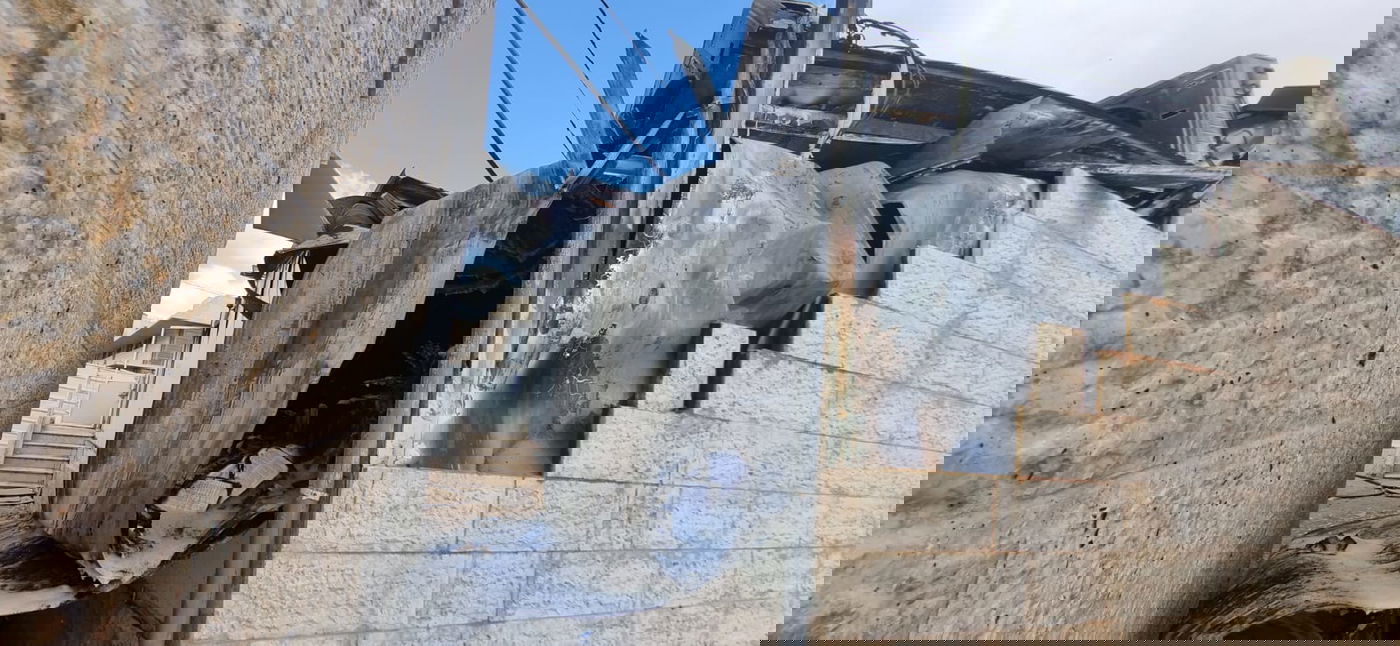 שריפה פרצה בבית כנסת של חסידות מכנובקא בביתר - שנשרף כליל