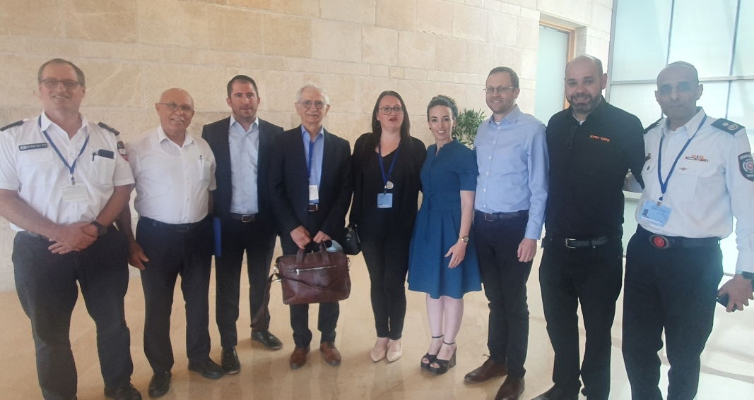 יו"ר הוועדה, עידית סילמן וד"ר אפלבאום לאחר אישור החוק