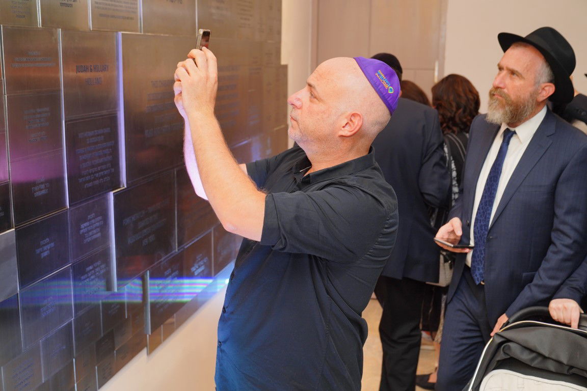 תיעוד מחשמל: עוצמה יהודית בבירת תאילנד