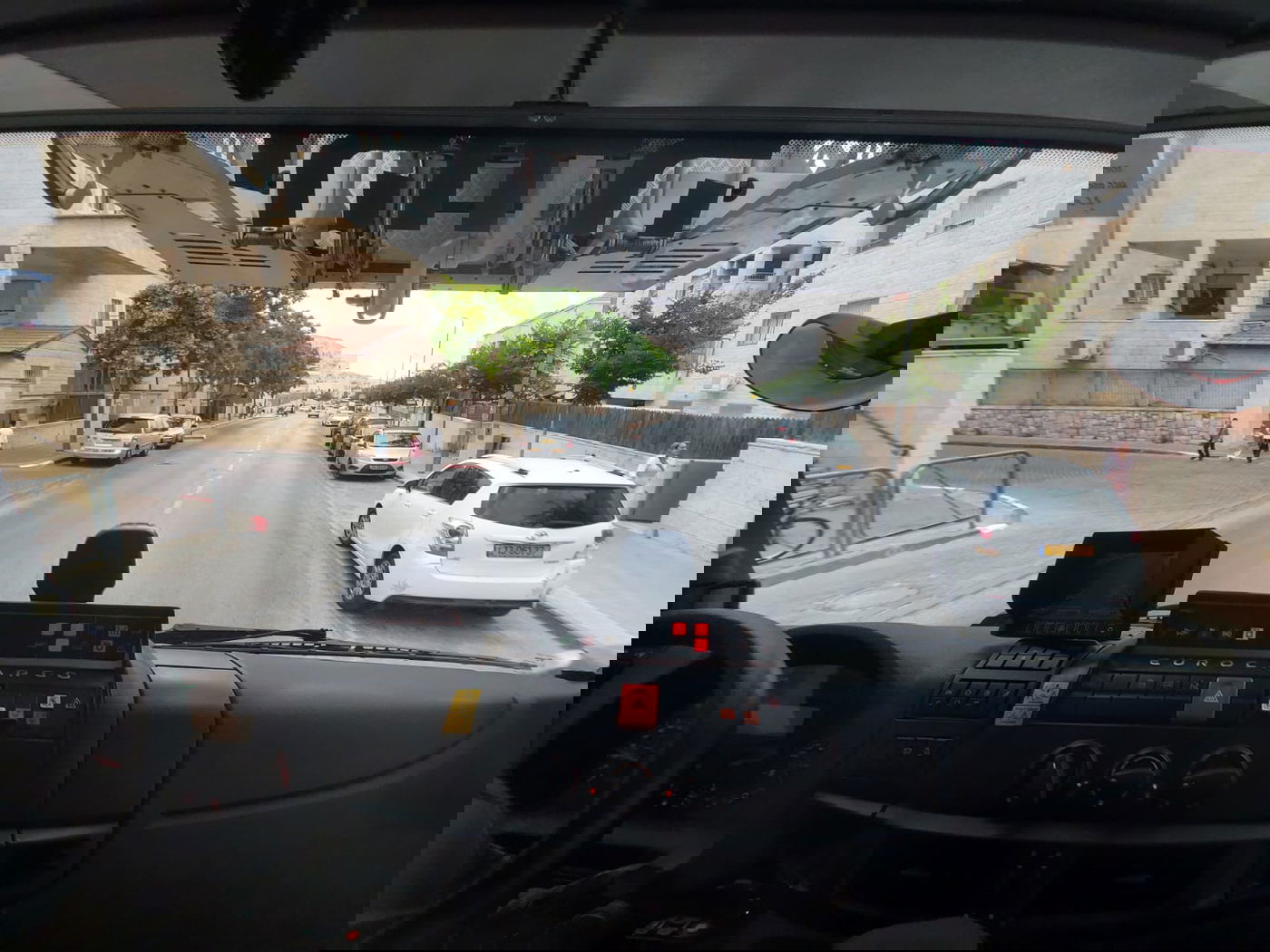 "רכב שחונה על הכביש מעכב אותנו להגיע לאירוע". הסיור ברחובות ביתר