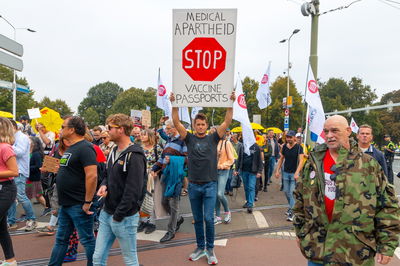קרח וכל עדתו ומכחישי הקורונה  / רם פישמן