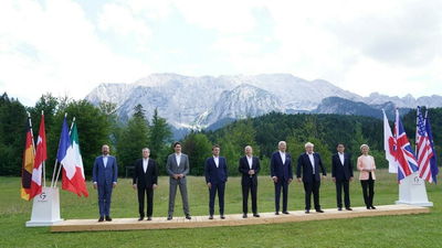 ג'ונסון וביידן לוחצים, שולץ ומקרון מהססים: ניסיון לחזית אחידה נגד רוסיה