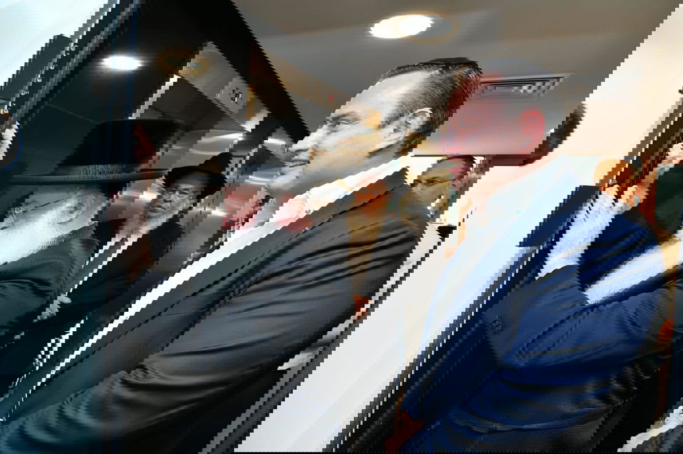 בטקס חגיגי נחנך בית 'גיל-גרופ' החדש: רבנים, ח"כים ואנשי תקשורת הגיעו לברך