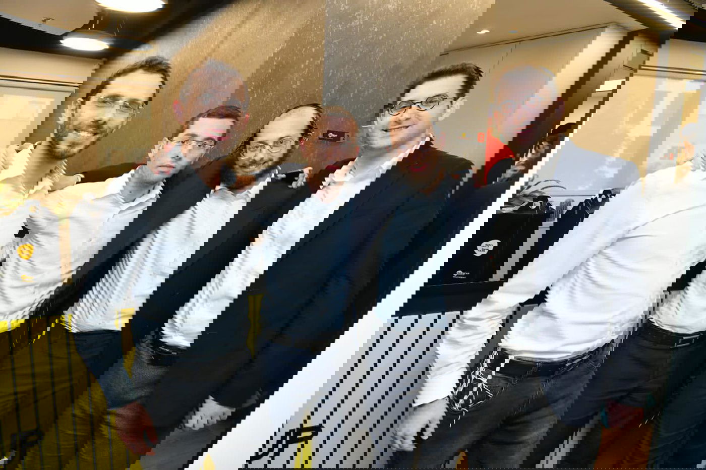 בטקס חגיגי נחנך בית 'גיל-גרופ' החדש: רבנים, ח"כים ואנשי תקשורת הגיעו לברך