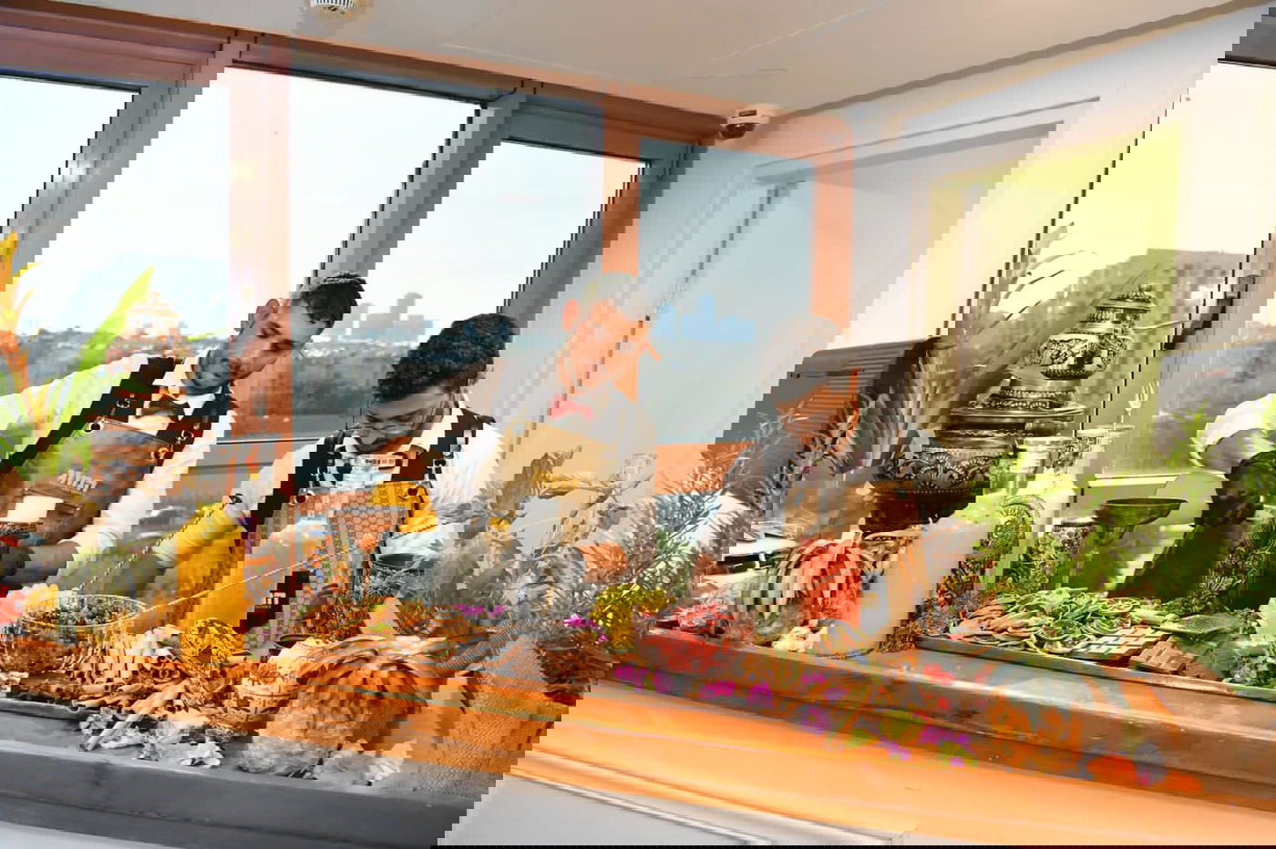 בטקס חגיגי נחנך בית 'גיל-גרופ' החדש: רבנים, ח"כים ואנשי תקשורת הגיעו לברך