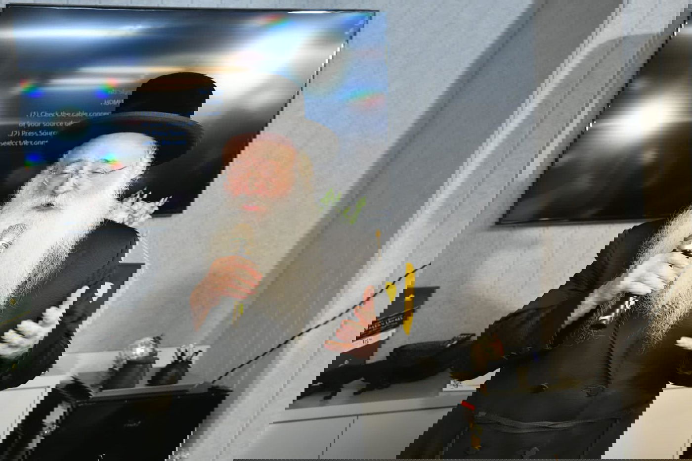 בטקס חגיגי נחנך בית 'גיל-גרופ' החדש: רבנים, ח"כים ואנשי תקשורת הגיעו לברך