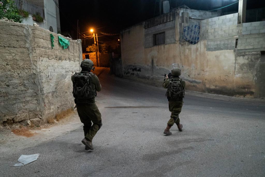 הלוחמים, הלילה