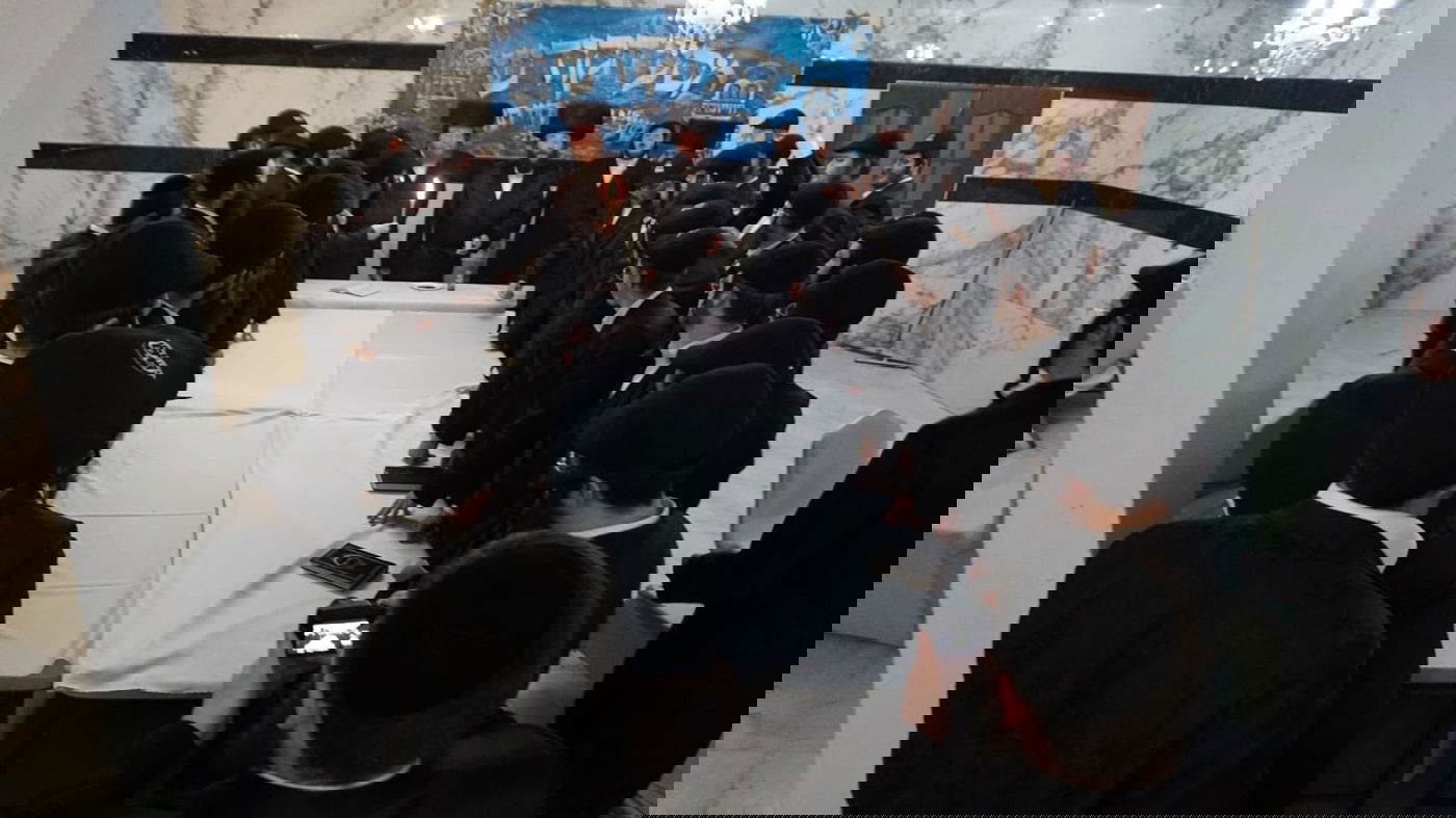 הבחורים למדו על תפילה ויצאו לקברי צדיקים